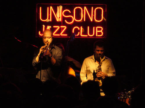 Flavio Boltro alla tromba e Rosario Giuliani al sax durante una serata nel locale dell'Unisono Jazz Club di Feltre